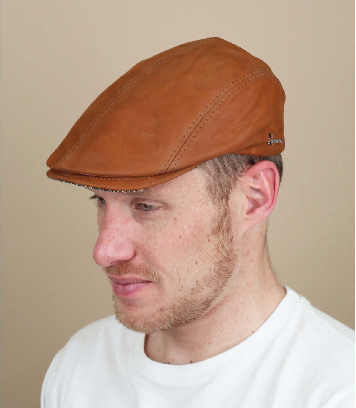 beige leather beret Range King Cognac